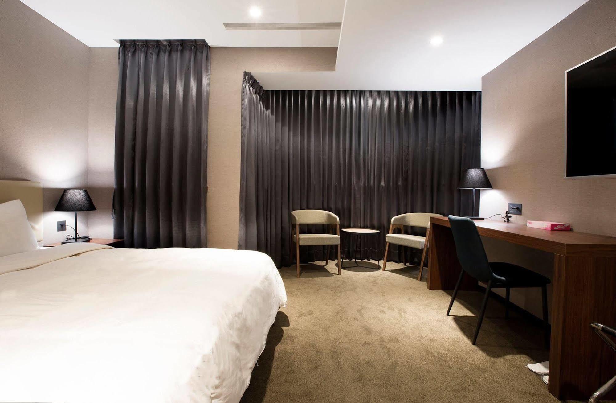 Noble Hotel Taipeh Exterior foto
