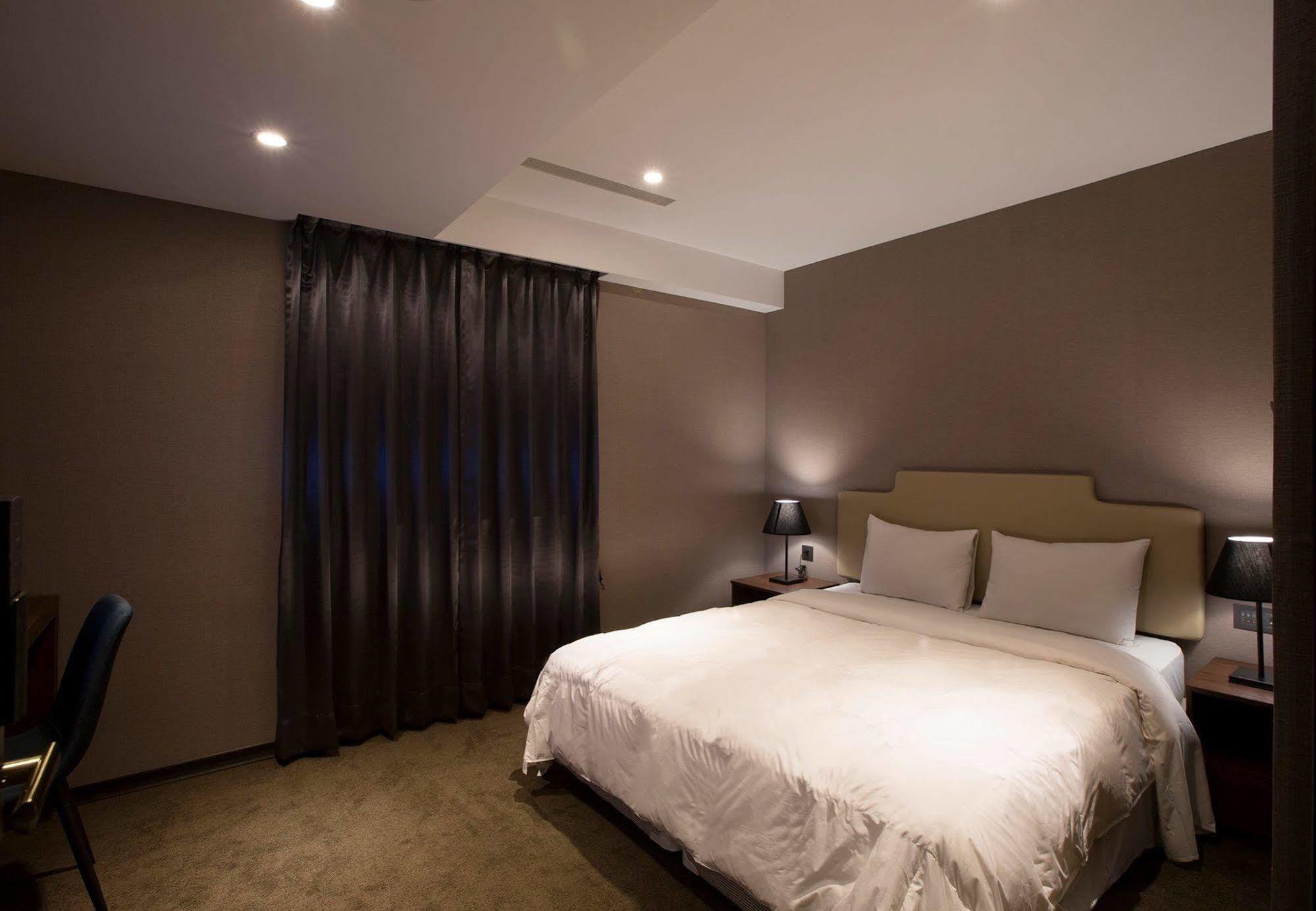 Noble Hotel Taipeh Exterior foto