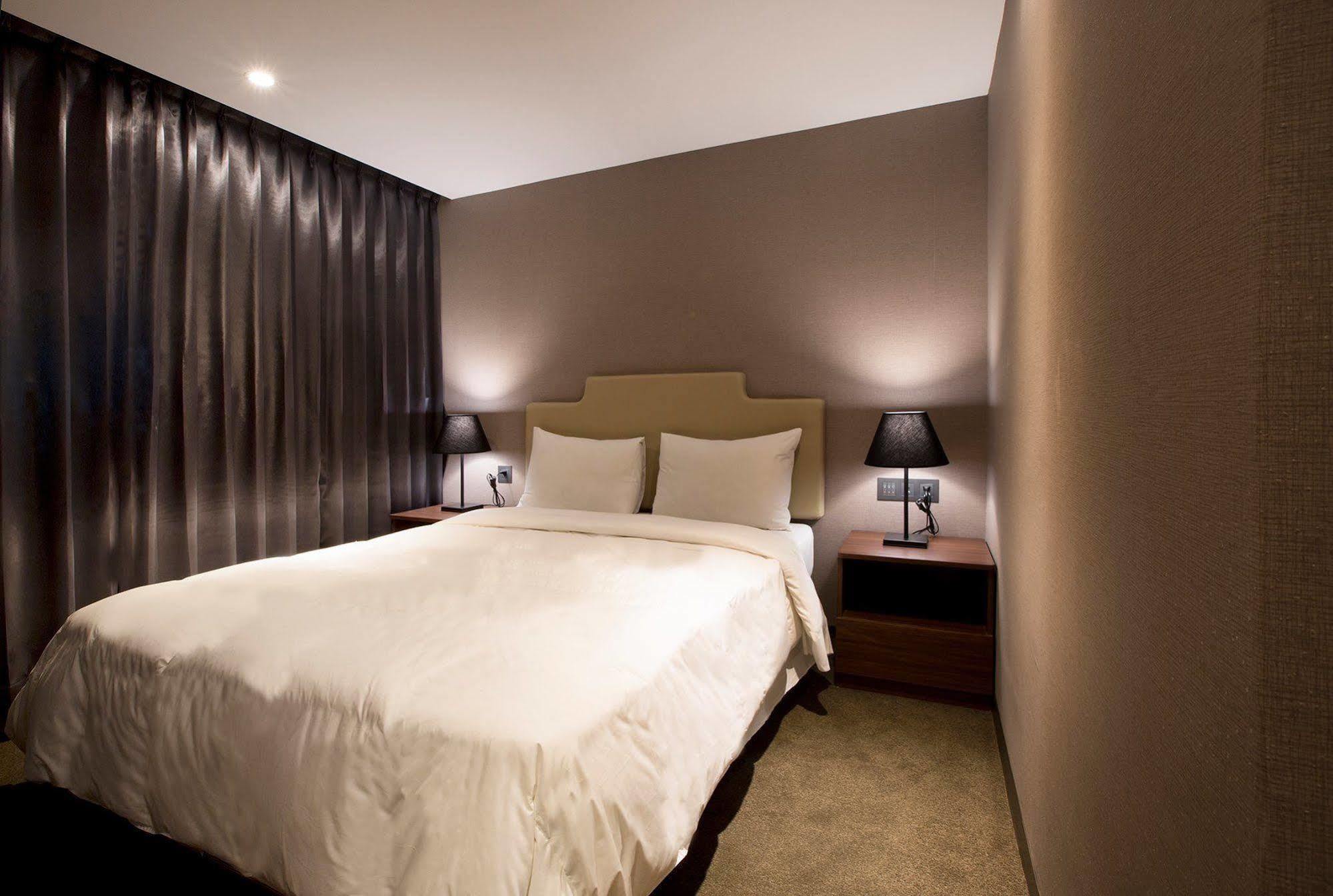 Noble Hotel Taipeh Exterior foto