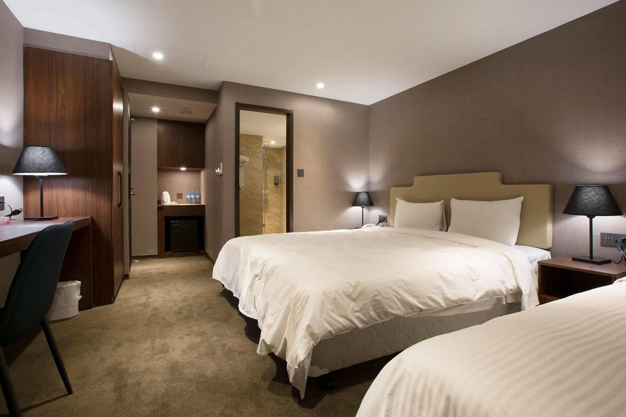 Noble Hotel Taipeh Exterior foto