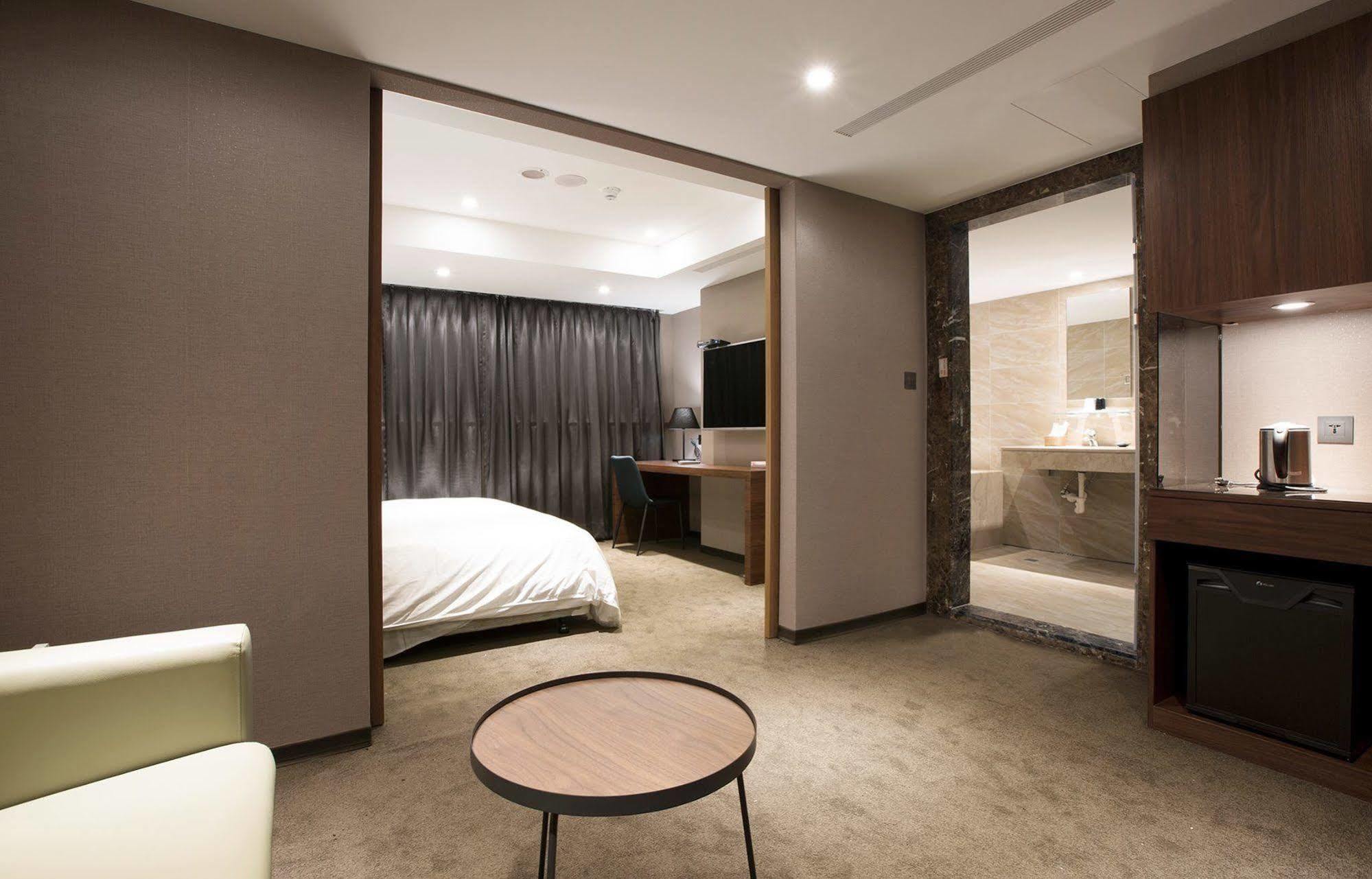 Noble Hotel Taipeh Exterior foto